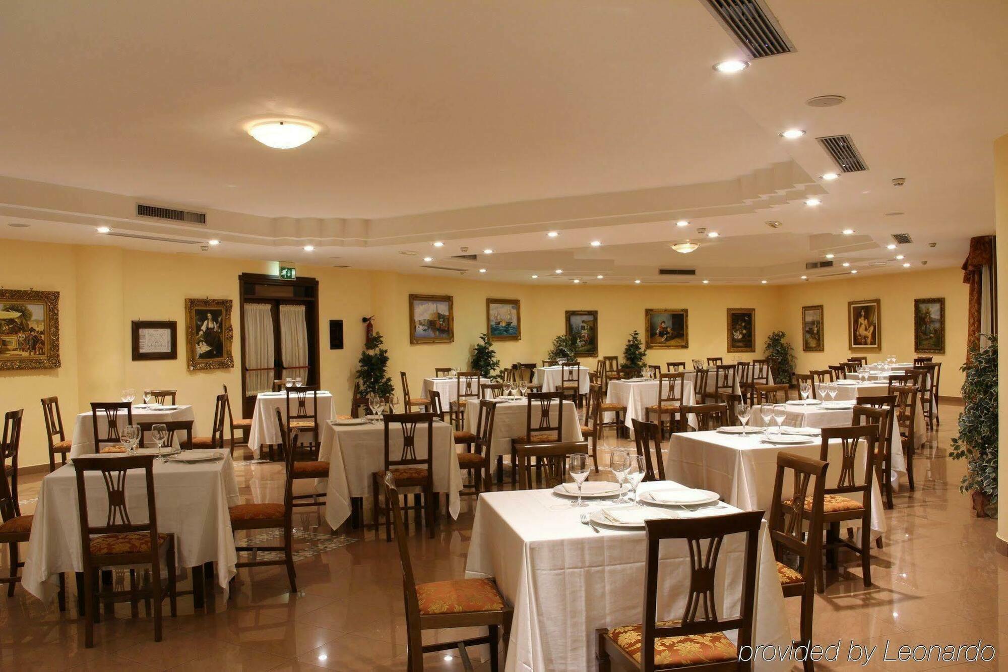 Classhotel Napoli 马里利亚诺 餐厅 照片